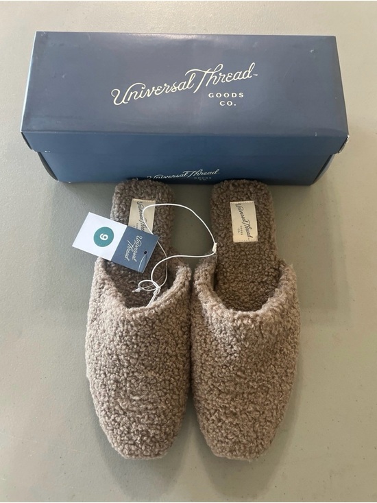 Universal Thread Shoes - Universal Thread Sherpa Slide Slippers in Taupe Size 9